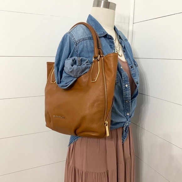 Michael Kors Vanessa Leather Shoulder Bag in Luggage /Tan - Picture 10 of 15